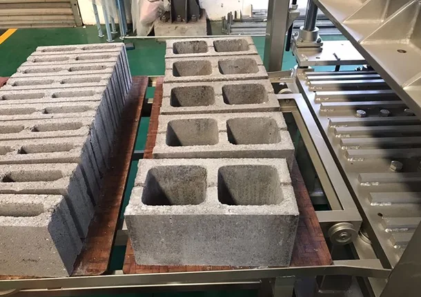 ज़िम्बाब्वे में बिक्री के लिए ईंट बनाने की मशीनें -ZCJK